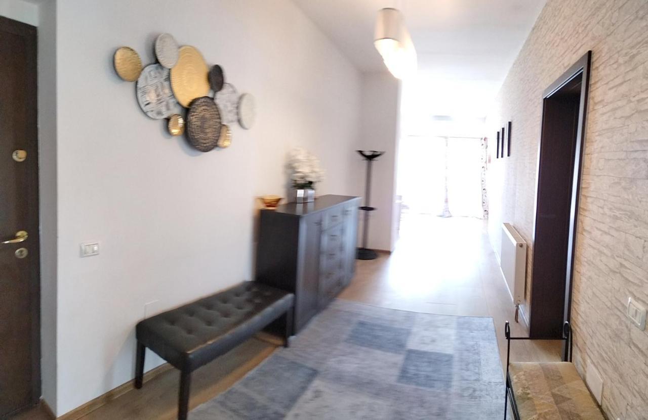 Apartament De Lux Cu Terasa Lägenhet Timişoara Exteriör bild