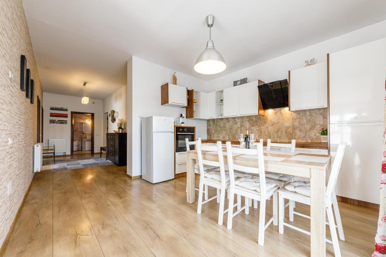 Apartament De Lux Cu Terasa Lägenhet Timişoara Exteriör bild